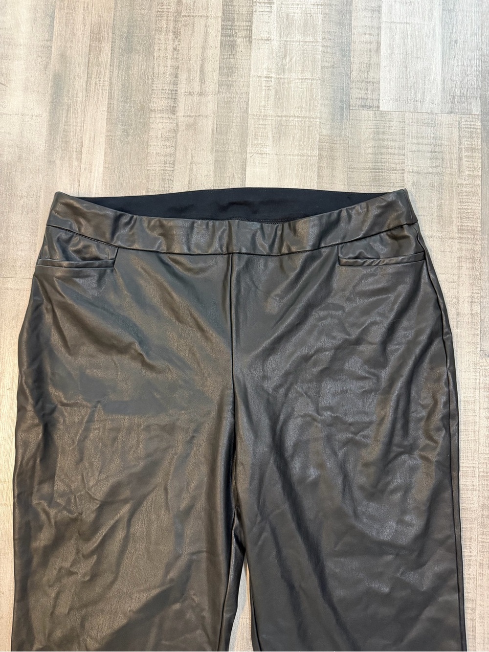Chico’s Brigitte Faux Leather Crop Pants Black Size 4 US 20 NWT